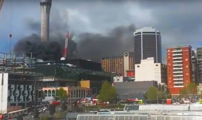 Veliki požar na gradilištu kongresnog centra na Novom Zelandu, tisuće evakuirane